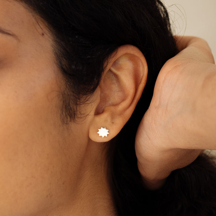 Baha’i Petite Nine Pointed Star Earrings in 14K Gold